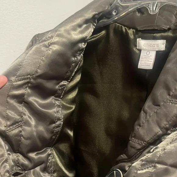 Chico’s Quilted Satin Jacket/Coat silver/green - Picture 6 of 8
